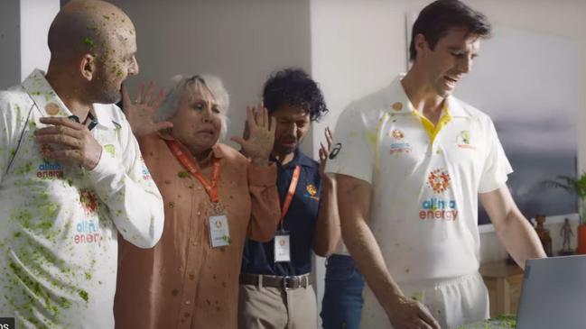 Nathan Lyon and Pat Cummins in the Alinta Energy ad.