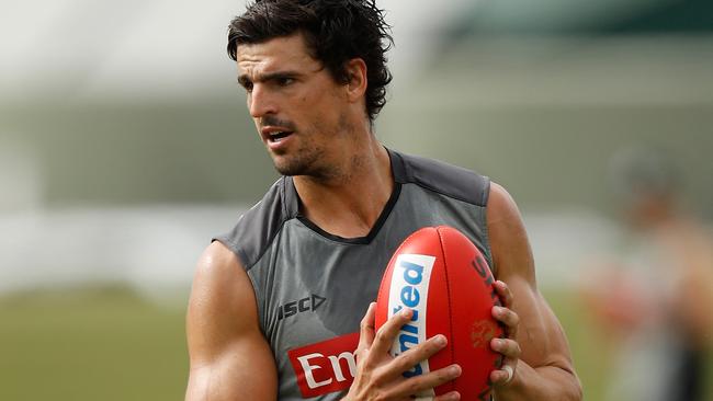 Scott Pendlebury scores well against just about everyone.