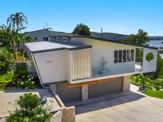 Nautical themed property in Riverwood Terrace Maclean, for sale by Dan Kelly of Ray White Yamba