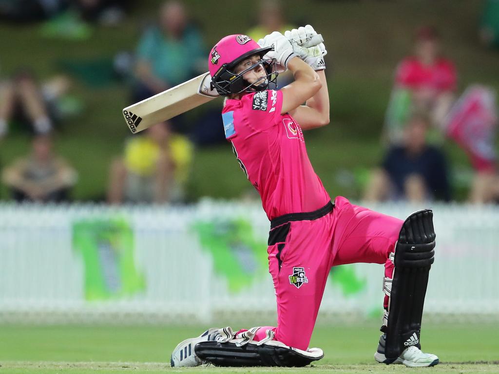 Ellyse Perry averages 108 with the bat in WBBL05.