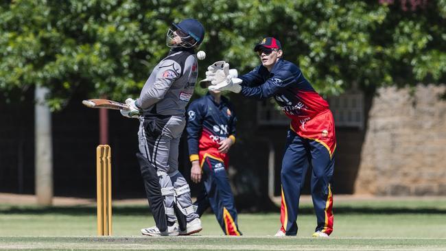 Metropolitan-Easts wicketkeeper Dean Fry in action against Southern Districts Magpies. Fry is Mets leading run scorer so far this season. Picture: Kevin Farmer