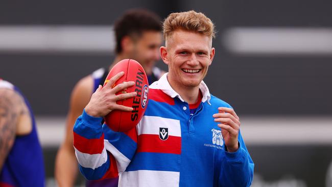 Adam Treloar of the Bulldogs