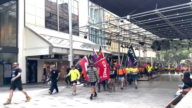 CFMEU members chant leaders' names in Brisbane CBD