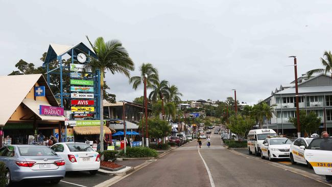 Airlie Beach Main St shop