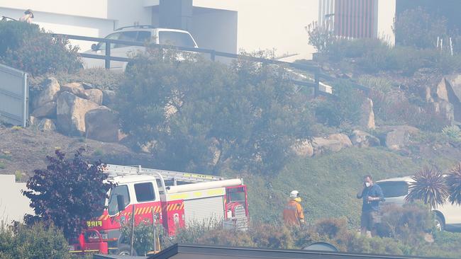 Bushfire in Dynnyrne threatening homes. Picture: Nikki Davis-Jones