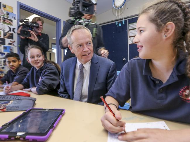 Opposition leader Bill Shorten is seen during a tour of Croydon Hills Primary school in Melbourne, Wednesday, October 10, 2018. Bill Shorten announced Labor's $14 billion education plan to fund more than 13,000 extra teachers. (AAP Image/Wayne Taylor) NO ARCHIVING