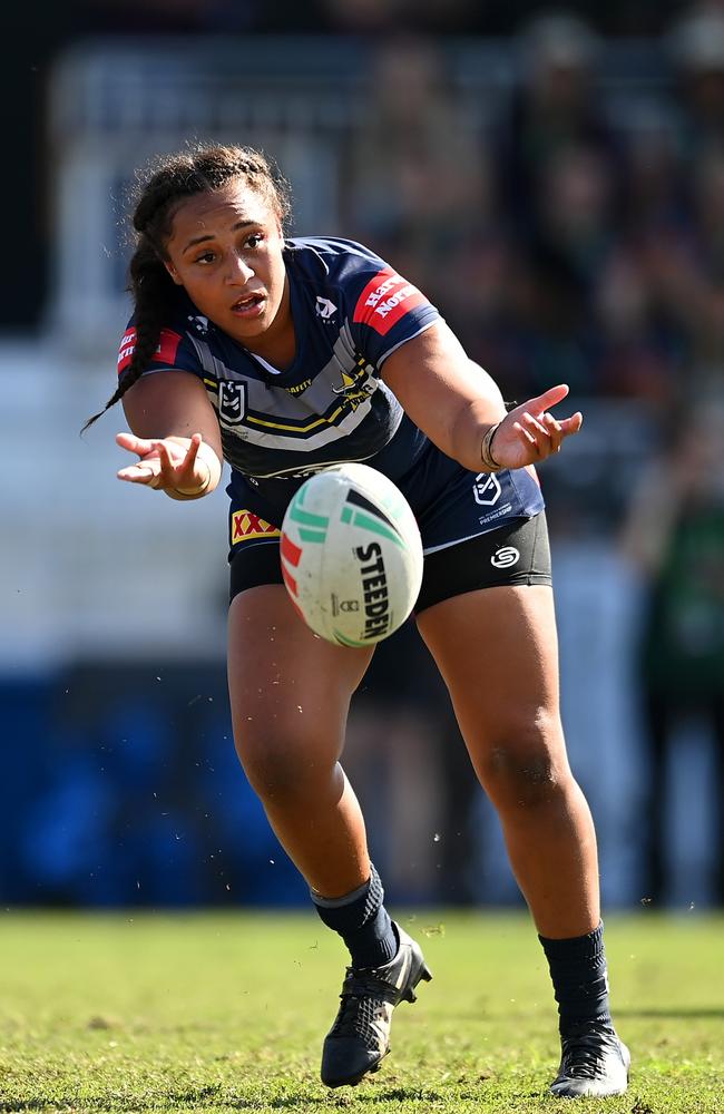 Sera Koroi passes the ball during round four. (Photo by Albert Perez/Getty Images)