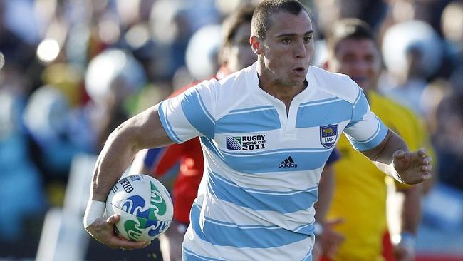  17/09/2011 WIRE: Argentina's Juan Jose Imhoff runs towards the tryline during their Rugby World Cup Pool B match against Rom...