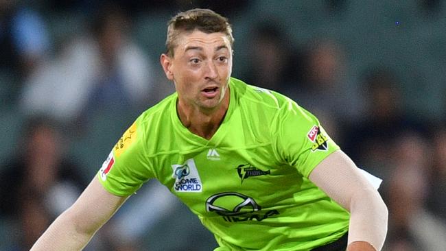 Daniel Sams of the Sydney Thunder during the Big Bash League (BBL) cricket match between the Adelaide Strikers and Sydney Thunder at Adelaide Oval in Adelaide, Saturday, February 1, 2020. (AAP Image/David Mariuz) NO ARCHIVING, EDITORIAL USE ONLY, IMAGES TO BE USED FOR NEWS REPORTING PURPOSES ONLY, NO COMMERCIAL USE WHATSOEVER, NO USE IN BOOKS WITHOUT PRIOR WRITTEN CONSENT FROM AAP