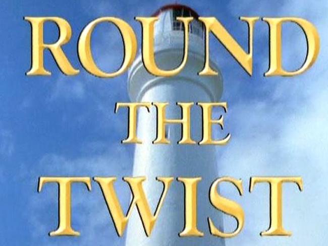 Round the Twist opening credits.