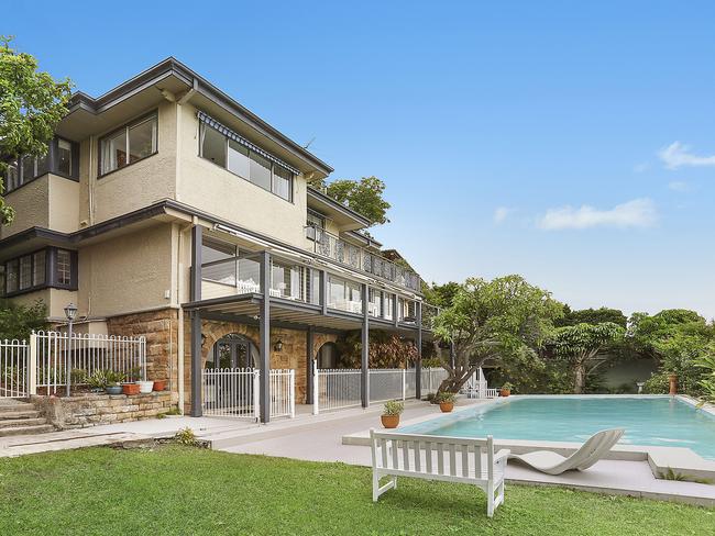 26 Tivoli Ave, Rose Bay sold for $16.85 million.