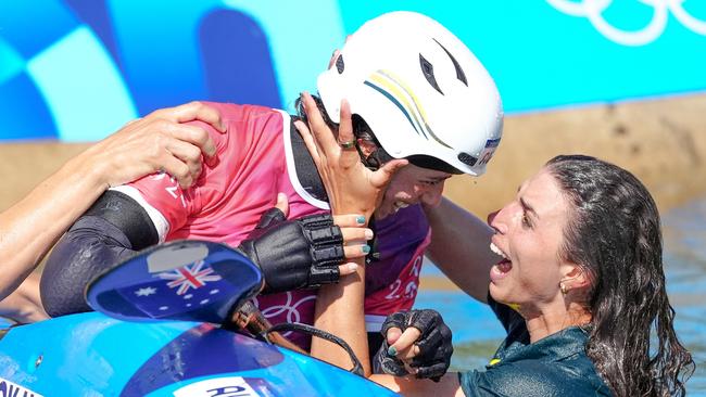 An ecstatic Jess Fox congratulates her gold-medal winning sister, Noemie. Picture: Getty Images