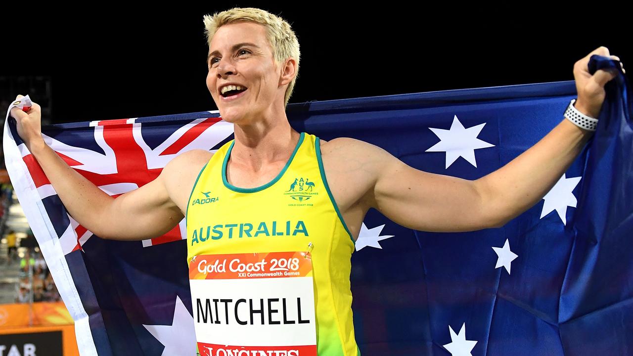 Kathryn Mitchell dari Australia memecahkan rekor Olimpiade dengan kemenangan lembing