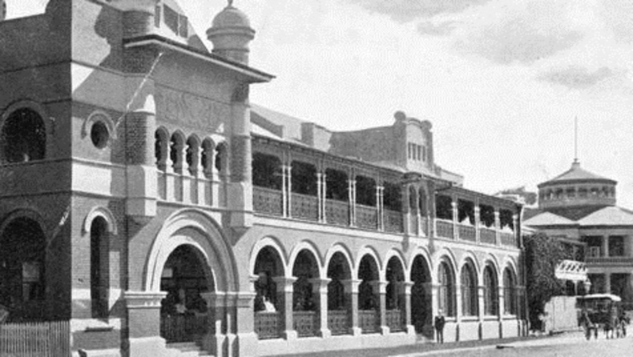 An early photograph of the Queens Hotel.