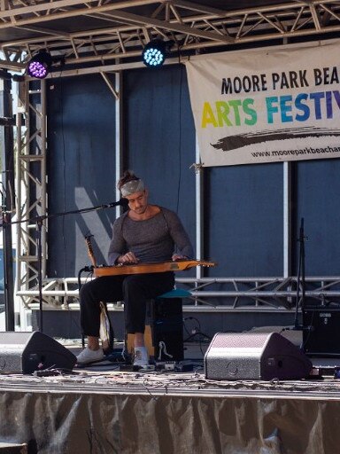 Live music entertained guests at the Moore Park Beach Arts Festival.