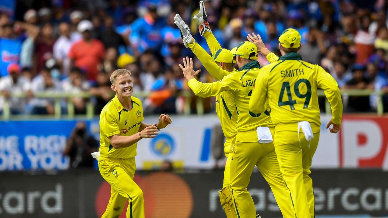 Australia celebrates another wicket. Photo by Noah SEELAM / AFP) / GETTY.