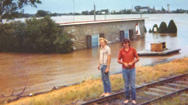 Kevin Wood and Darryl Hampson at the Spinnaker Restaurant during the 1971 floods.