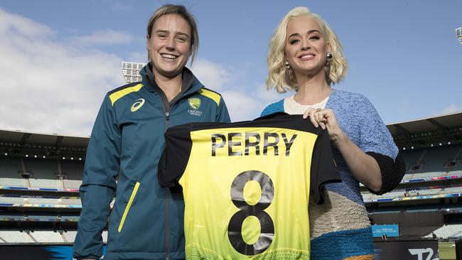 Double trouble: Ellyse Perry poses up with Katy Perry. Picture: Michael Klein