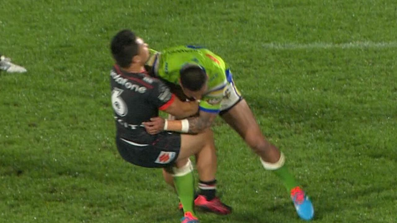 Joey Leilua absolutely smashes Mason Lino in a hit of the year contender.