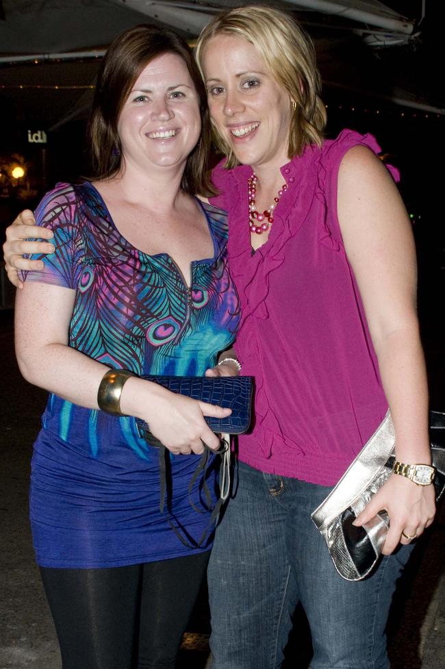 Socials, DJ Vee at Doors Nightclub, Mackay : Louise Bhroin, Kristy Mayne.