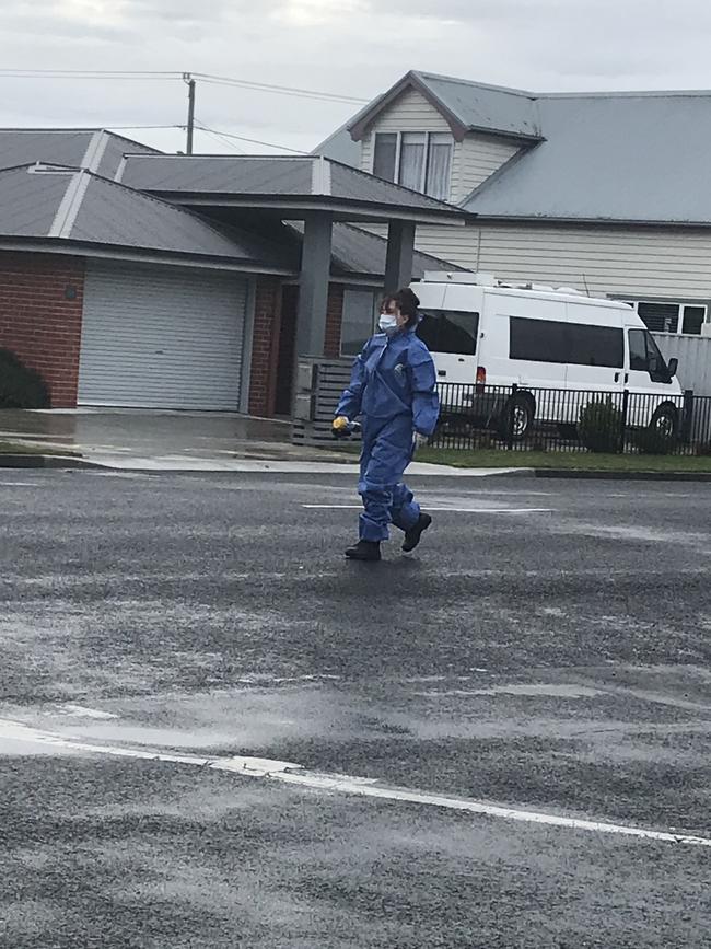 Police are searching another house on Main St, Ulverstone as the, investigation into Tuesday morning's murder of a 23-year-old woman continues. Photo: Helen Kempton