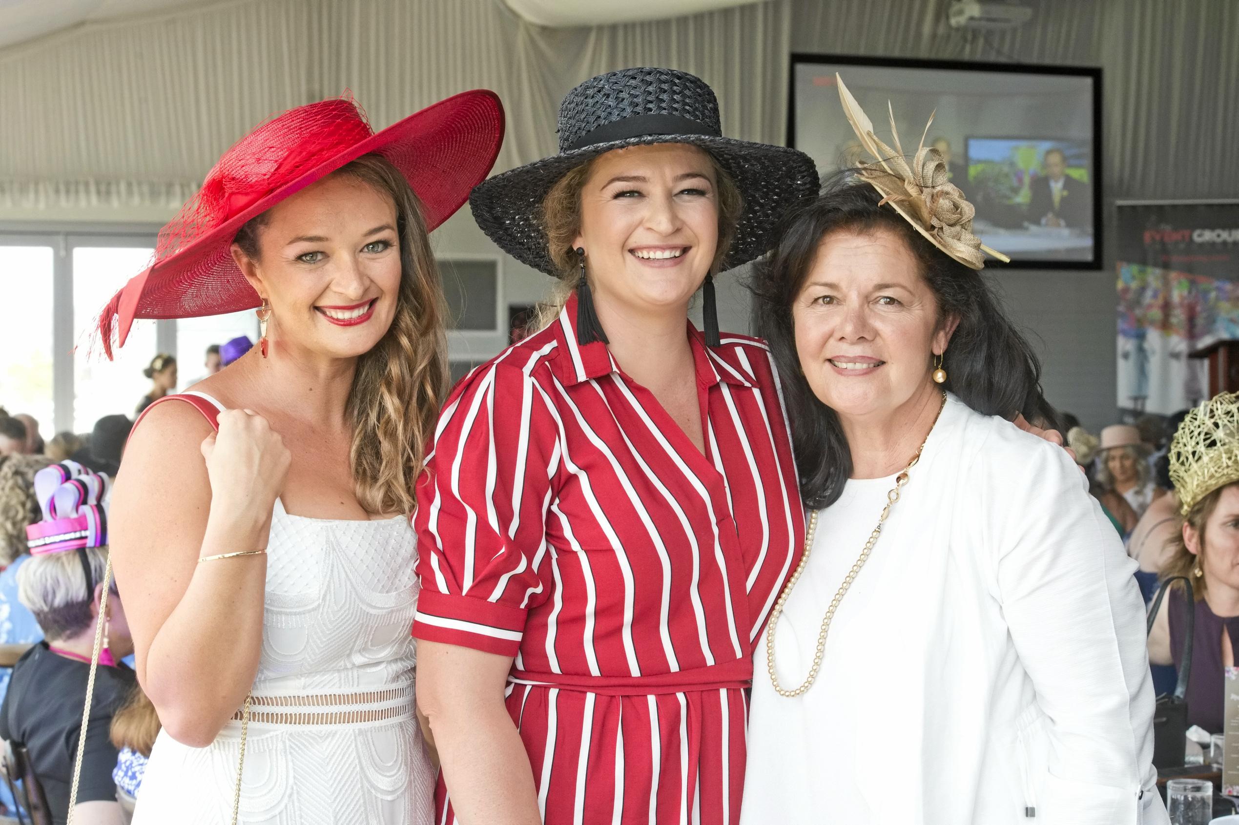 ( From left ) Sarah Green, Rachel Balderson and Jenny Balderson. Melbourne Cup Day at Clifford Park. Wednesday, 3rd Jan, 2018. Picture: Nev Madsen