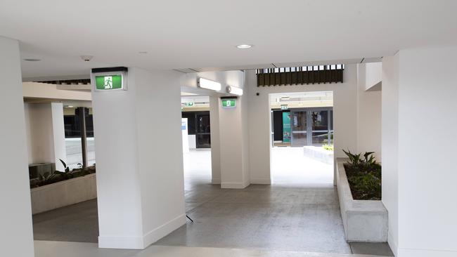 First day at Fortitude Valley State Secondary College. 585 St Paul's Terrace and Brookes St, Fortitude Valley, Brisbane, 28th of January 2020. (AAP Image/Attila Csaszar)