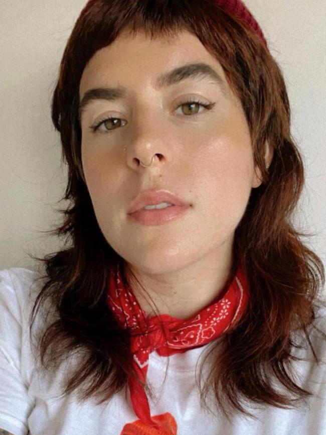 Isabella Cruise posted this rare selfie from a Florida art gallery in 2021. Picture: Instagram