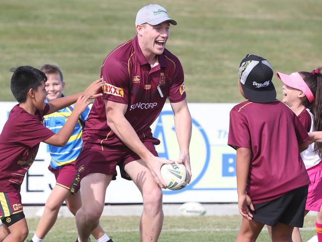 Tim Glasby during a clinic at their fan day in Mackay. Pic Peter Wallis