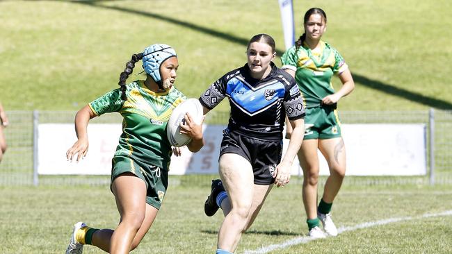 Essence Alo from Cook Islands. Under 18 Girls Ozzy Cooks (cook islands) v Fiji. Harmony Nines Rugby League. Picture: John Appleyard