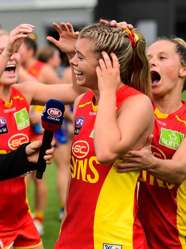 Howarth was a wanted woman after the match — and didn’t her teammates love it? Picture: AFL Photos/Getty Images