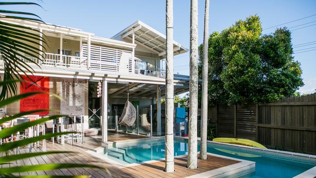 Top-ranking Noosa hostel hits market