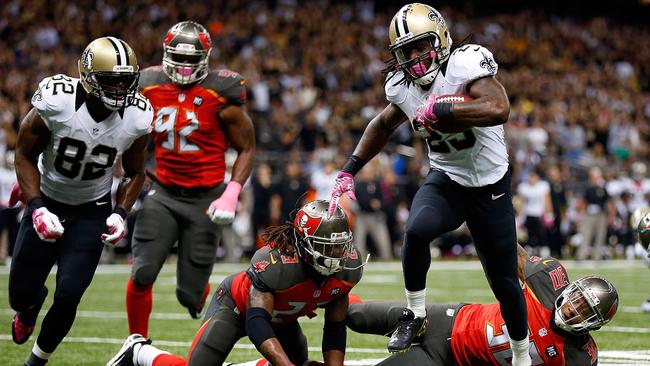 Khiry Robinson rushes for a touchdown in overtime.