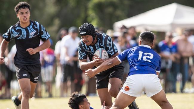 NSW Maori and Samoan team teenagers in action in the 14s.