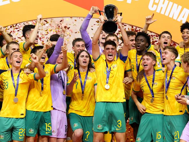 SHENZHEN, CHINA - MARCH 01: Players of Australia celebrate the champion during ceremony of the AFC U20 Asian Cup final between Australia v Saudi Arabia at the Shenzhen Baoan Sports Centre Stadium on March 01, 2025 in Shenzhen, China. (Photo by Zhizhao Wu/Getty Images)