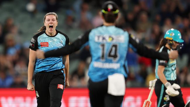 ADELAIDE, AUSTRALIA - DECEMBER 02: Tahlia McGrath of the Adelaide Strikers celebrates bowling Laura Harris of the Brisbane Heat for a duck during the WBBL Final match between Adelaide Strikers and Brisbane Heat at Adelaide Oval, on December 02, 2023, in Adelaide, Australia. (Photo by Sarah Reed/Getty Images)