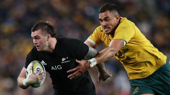 SYDNEY, AUSTRALIA - AUGUST 19:  Liam Squire of the All Blacks is tackled by Rory Arnold of the Wallabies during The Rugby Championship Bledisloe Cup match between the Australian Wallabies and the New Zealand All Blacks at ANZ Stadium on August 19, 2017 in Sydney, Australia.  (Photo by Matt King/Getty Images)