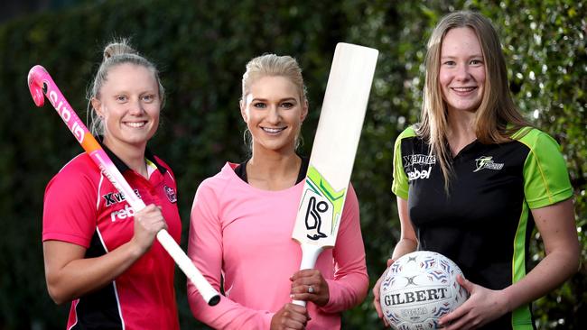 Former Olympian Kate Hollywood (C) with Southern Stars Alyssa Healy (L) and Lauren Cheatle (R). Picture: Gregg Porteous.