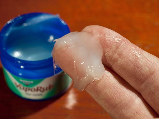 Experts are warning women not to start using Vicks VapoRub on their vaginas.