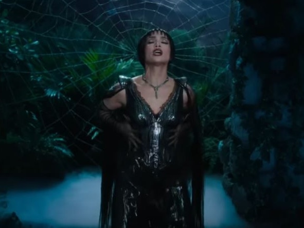 Fans didn't even recognise the Hollywood star. Picture: YouTube/Jennifer Lopez