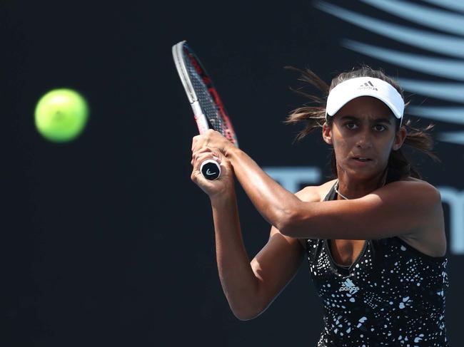 Australian Naiktha Bains plays a shot in her singles match against Heather Watson of Great Britain during Day One of the 2019 Hobart International. Picture: Robert Cianflone/Getty Images