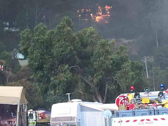 Bushfires burn at Wye River Picture Tony Maly