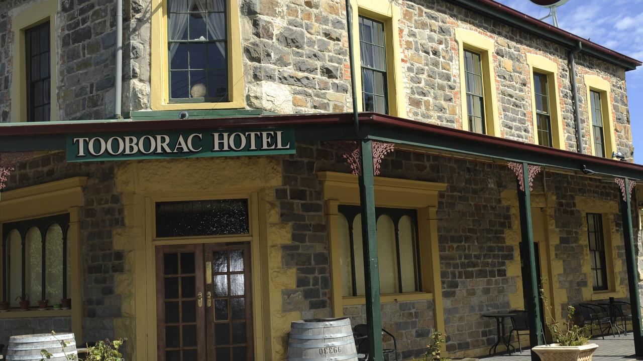 Tooborac Hotel. Pub. James and Valerie Carlin with children Bill and Elizaberh.