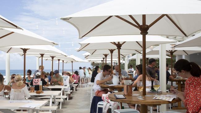 The Outdoor Beach Bar at Burleigh Pavilion. Photography: Russell Shakespeare