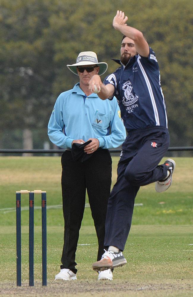 Ryan Sidebottom thunders in for Carlton, where he has been a regular wicket-taker.