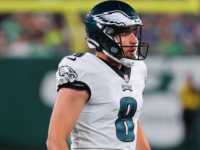 EAST RUTHERFORD, NJ - AUGUST 27:  Philadelphia Eagles punter Arryn Siposs (8)  during the first quarter of the National Football League preseason game between the New York Jets and the Philadelphia Eagles on August 27, 2021 at MetLife Stadium in East Rutherford, NJ.  (Photo by Rich Graessle/Icon Sportswire via Getty Images)