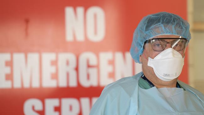 Health staff conduct tests at the COVID-19 testing centre in Adelaide. Picture: Getty Images.