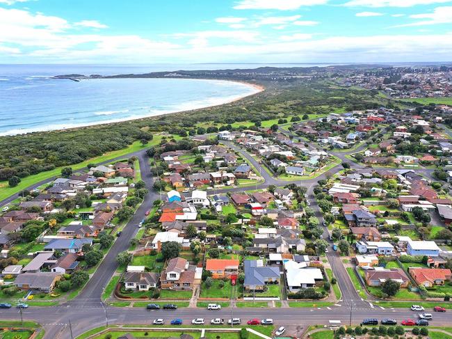 Real Estate Auction 020222 istock The Warrnambool News 1