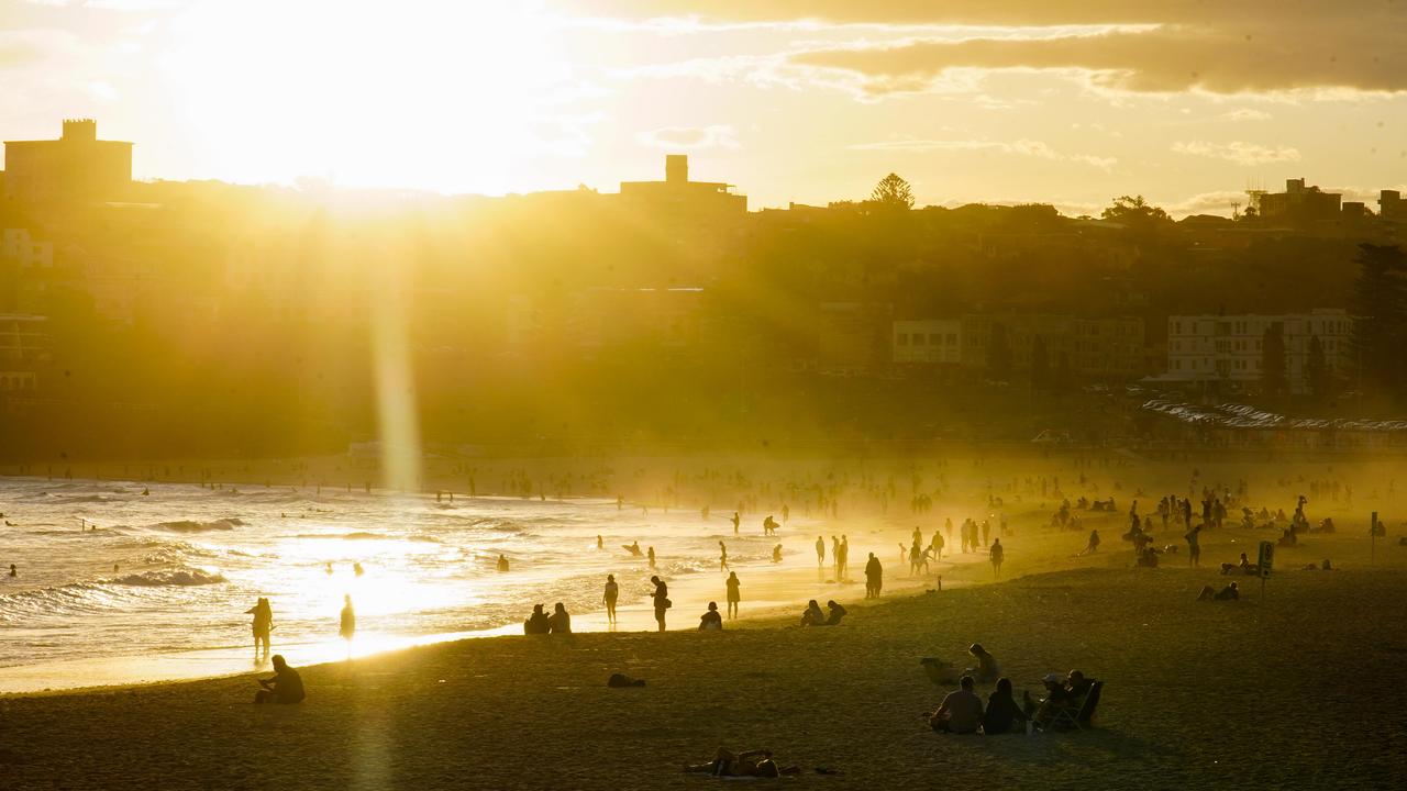 Bondi Beach lifeguards discover cocaine floating in water | Daily Telegraph