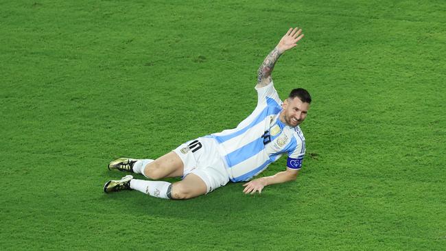 Lionel Messi tried to play on. Photo: Megan Briggs/Getty Images/AFP.